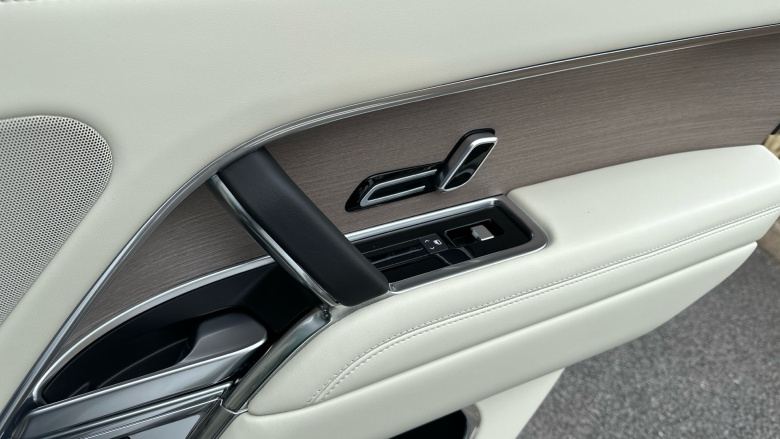 Land Rover Range Rover 3.0 D350 SE 4dr Auto Diesel Estate